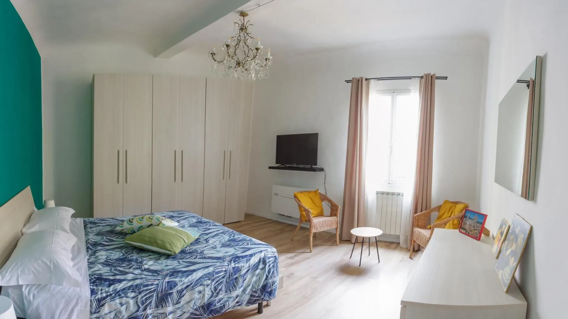 Santa Croce Rainbow Apartment Florence