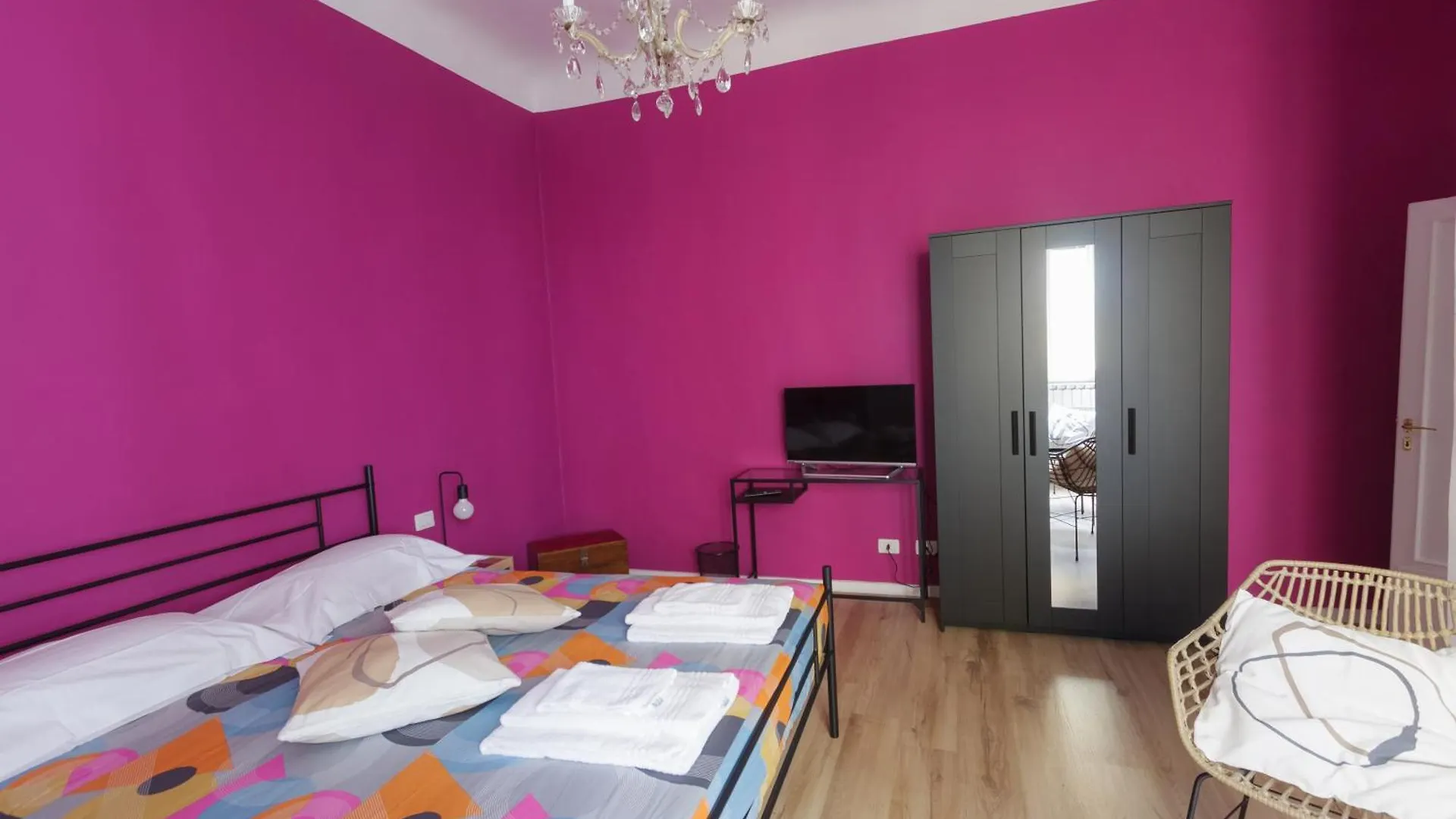 Santa Croce Rainbow Apartment Florence